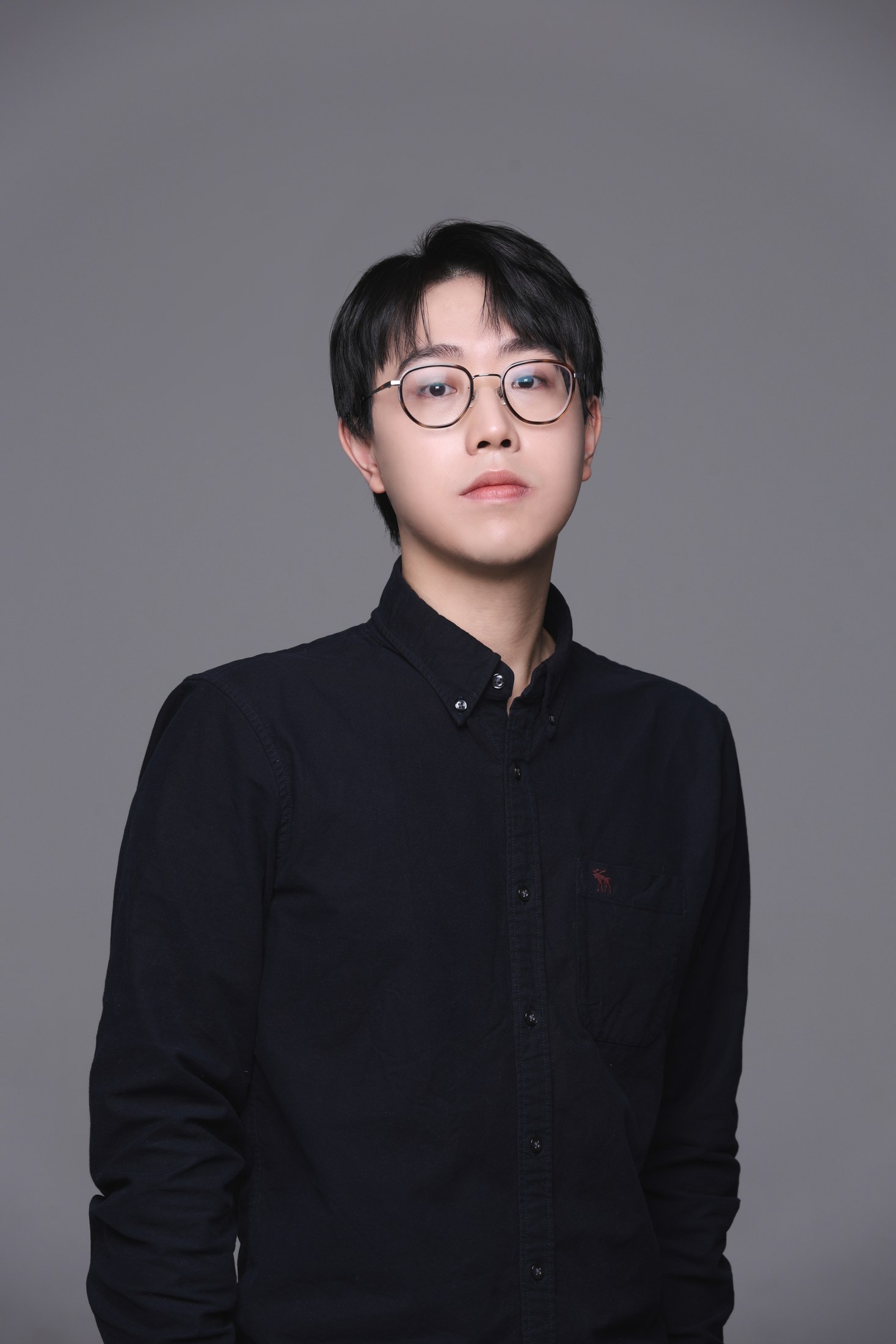 刘梓祺正面艺术照